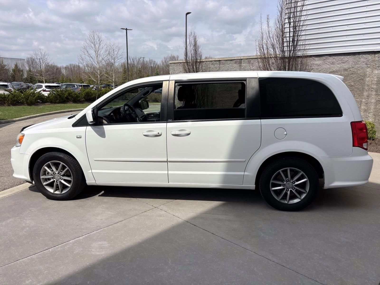 Used 2014 Dodge Grand Caravan SE FWD image 8