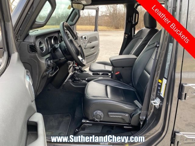 Used 2022 Jeep Wrangler Unlimited Sahara AWD/4WD image 16