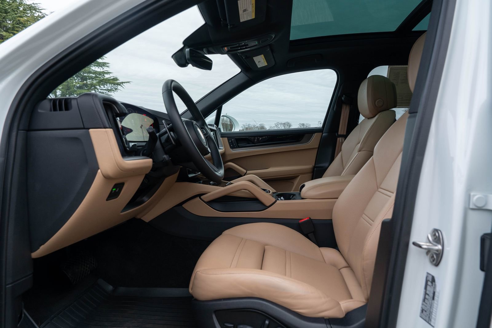 Certified 2024 Porsche Cayenne image 24