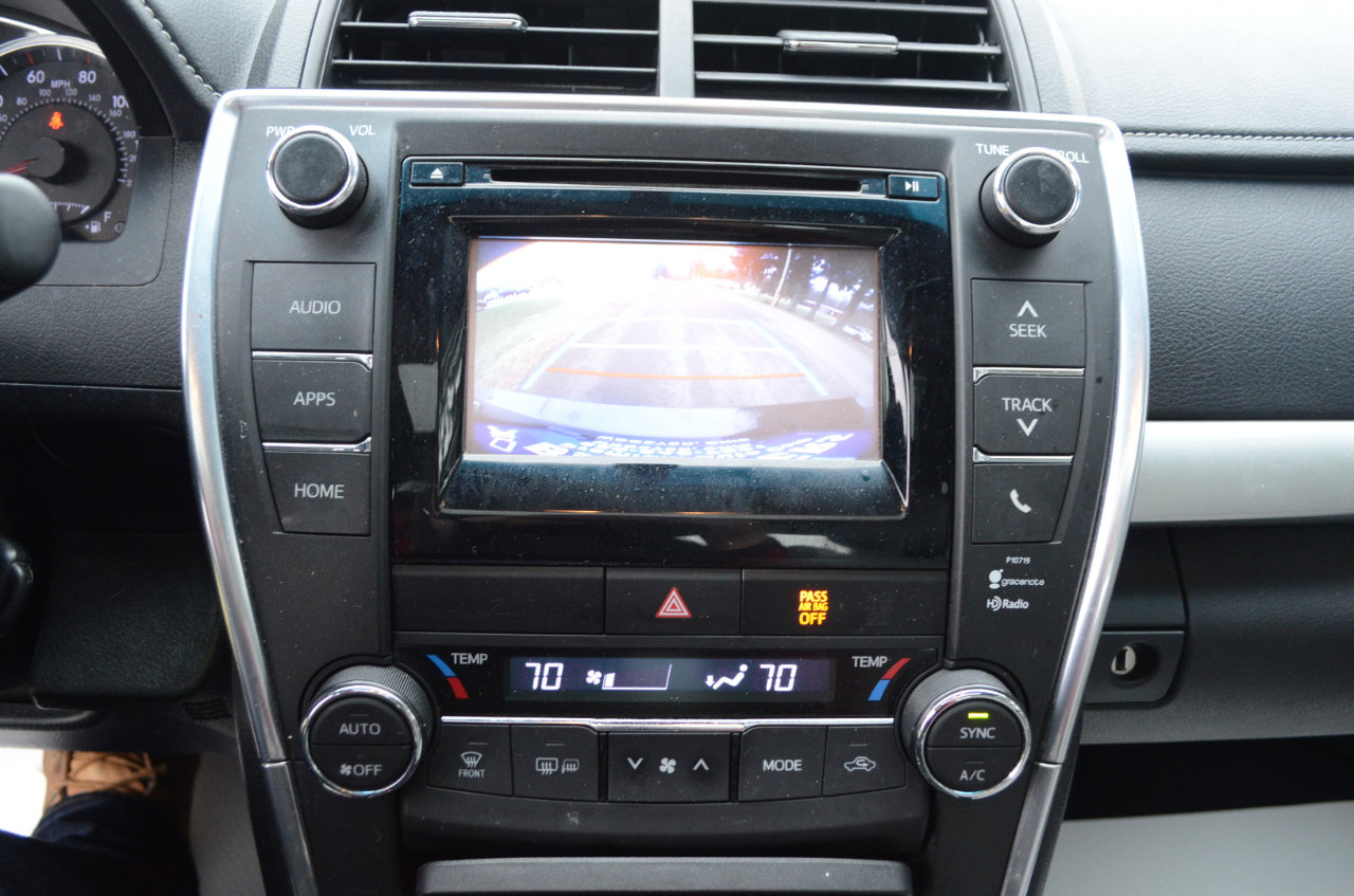 Used 2015 Toyota Camry XSE image 25