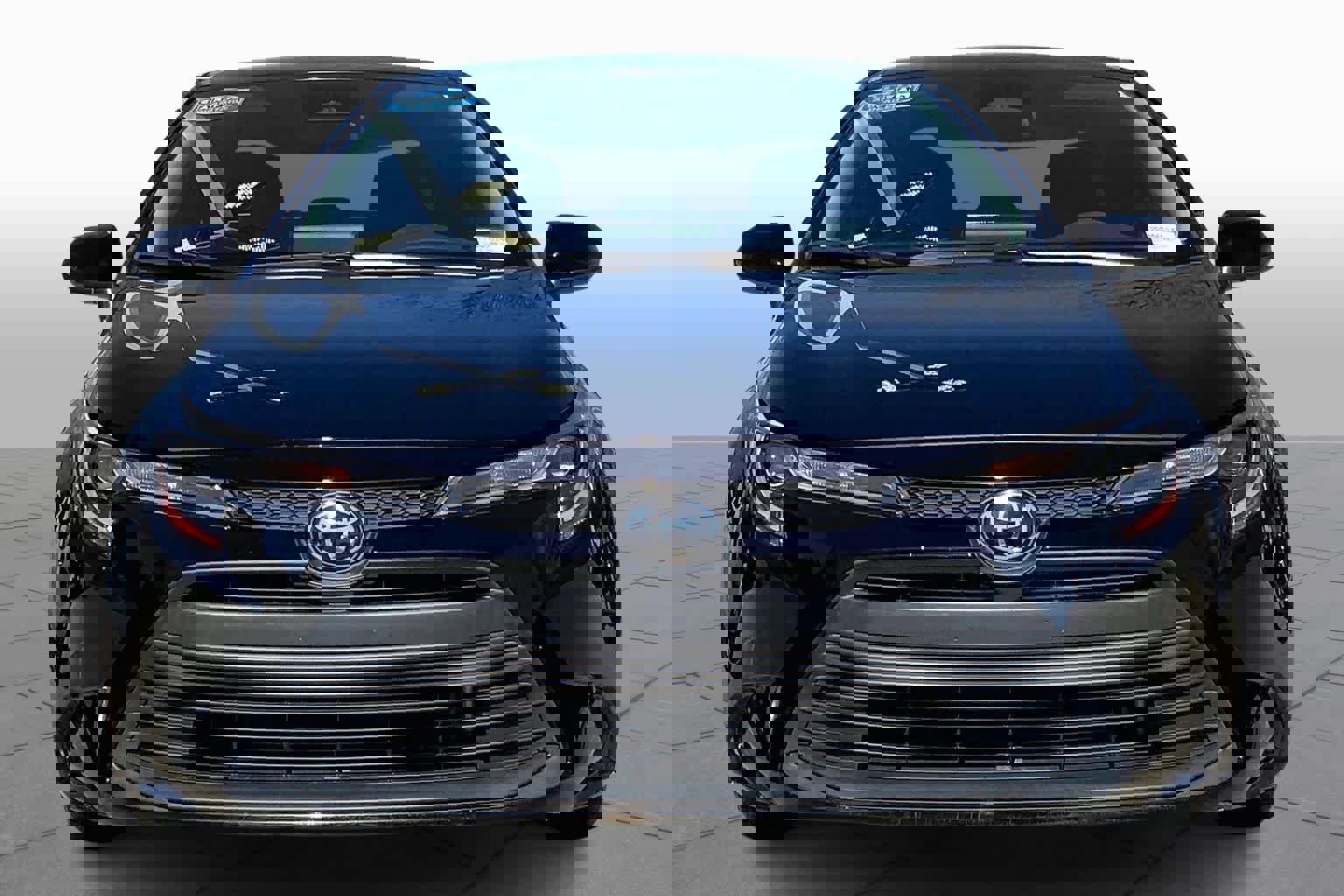 Used 2023 Toyota Corolla LE image 4