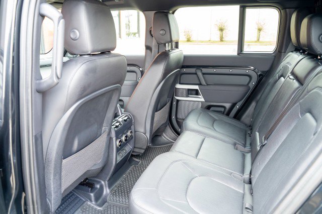Used 2023 Land Rover Defender 110 S image 79