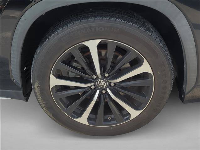 Used 2021 Toyota Highlander XSE FWD image 7