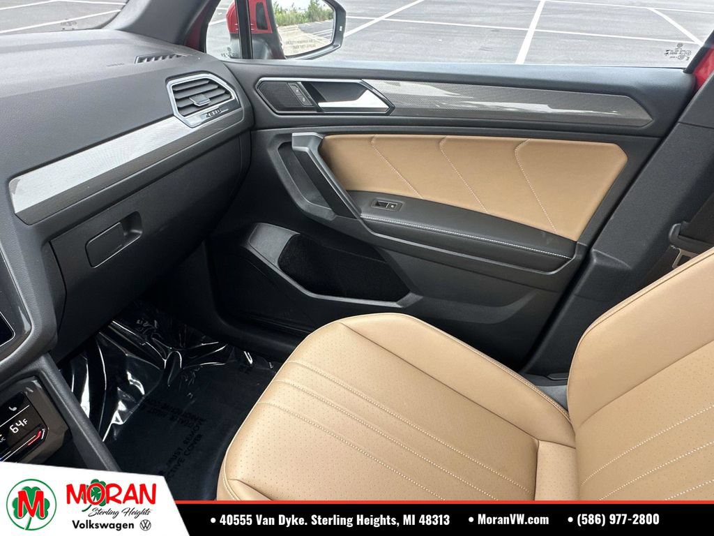 Certified 2024 Volkswagen Tiguan SE AWD/4WD image 32