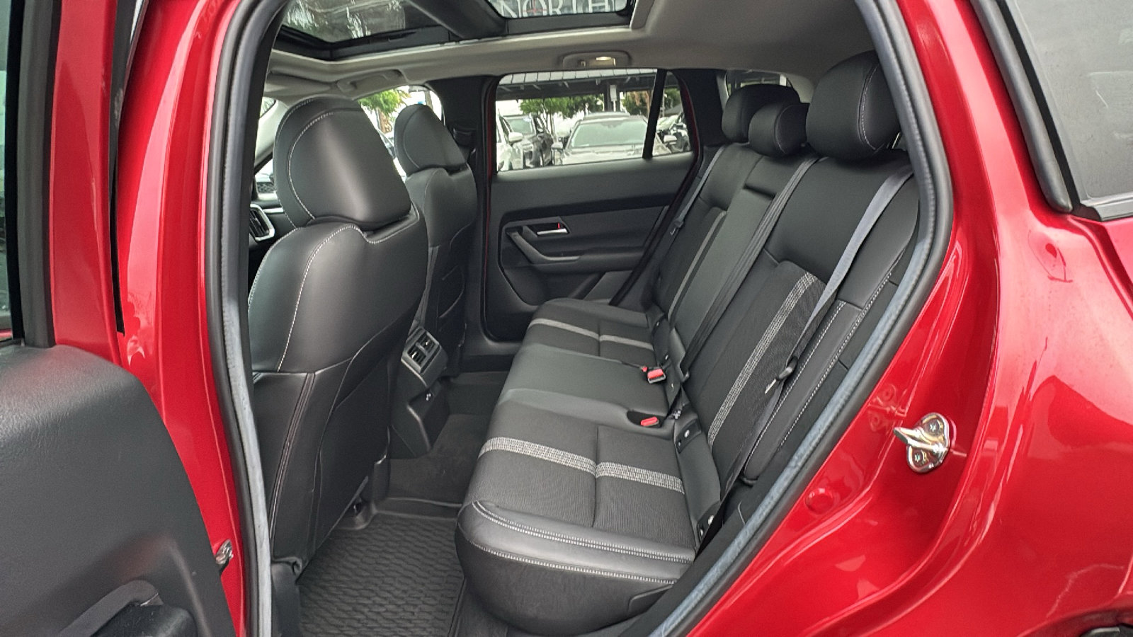 Used 2025 MAZDA CX-50 AWD 2.5 S w/ Weather Package image 16