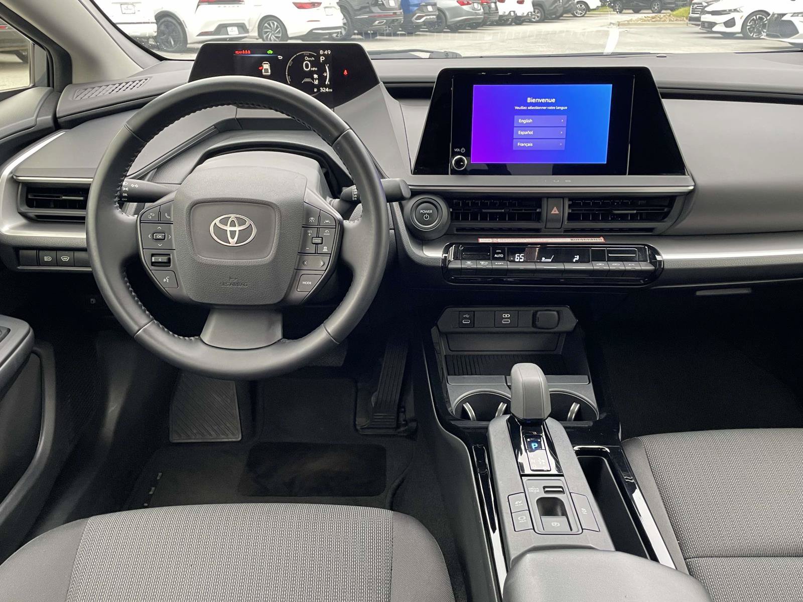 Used 2025 Toyota Prius LE AWD/4WD image 4