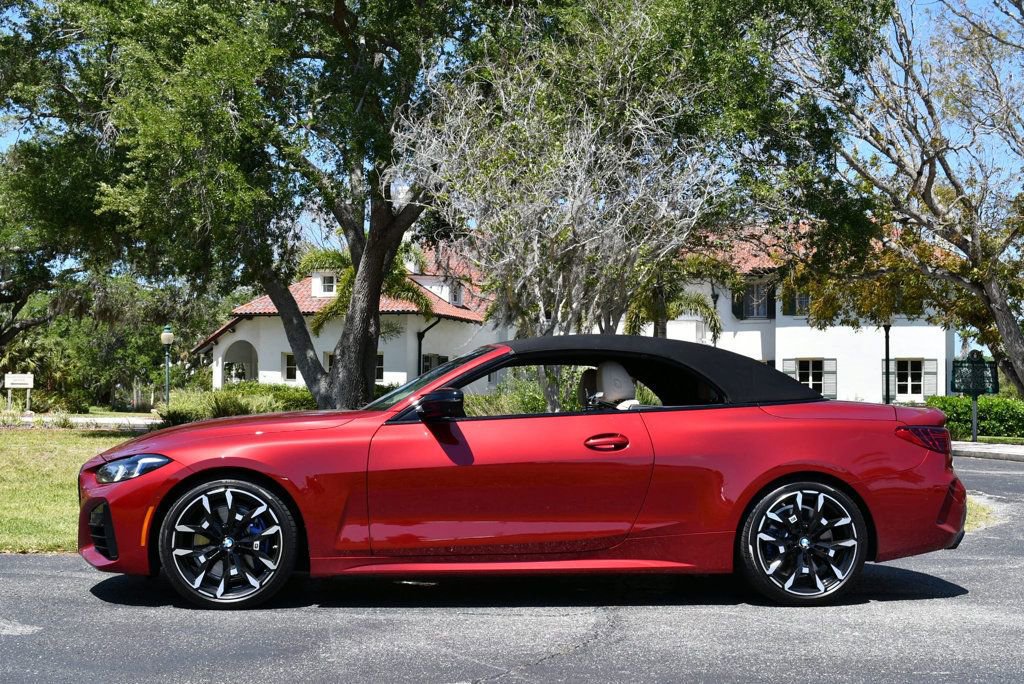 Used 2025 BMW M440i Convertible RWD image 33