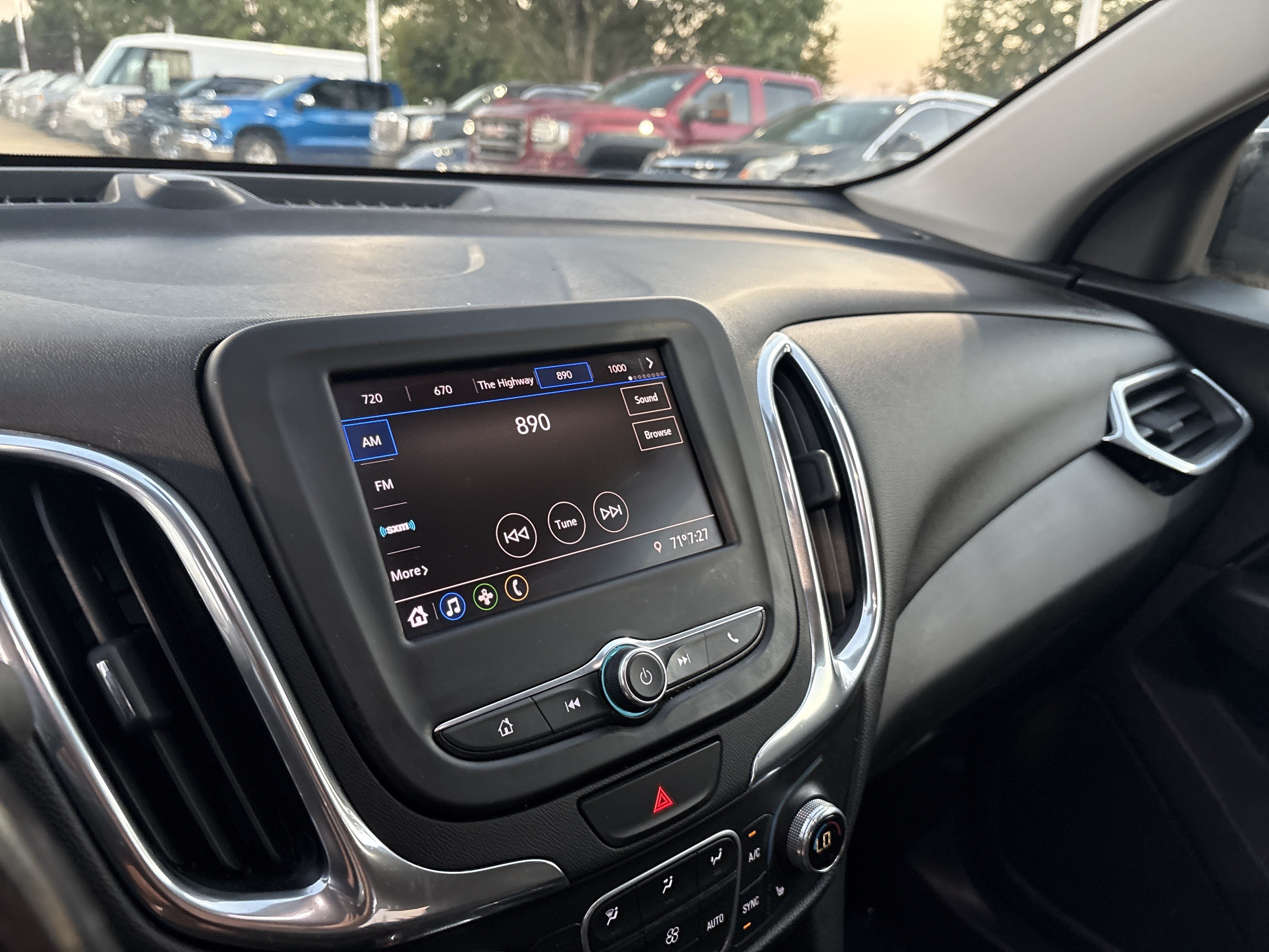 Used 2020 Chevrolet Equinox LT FWD image 20