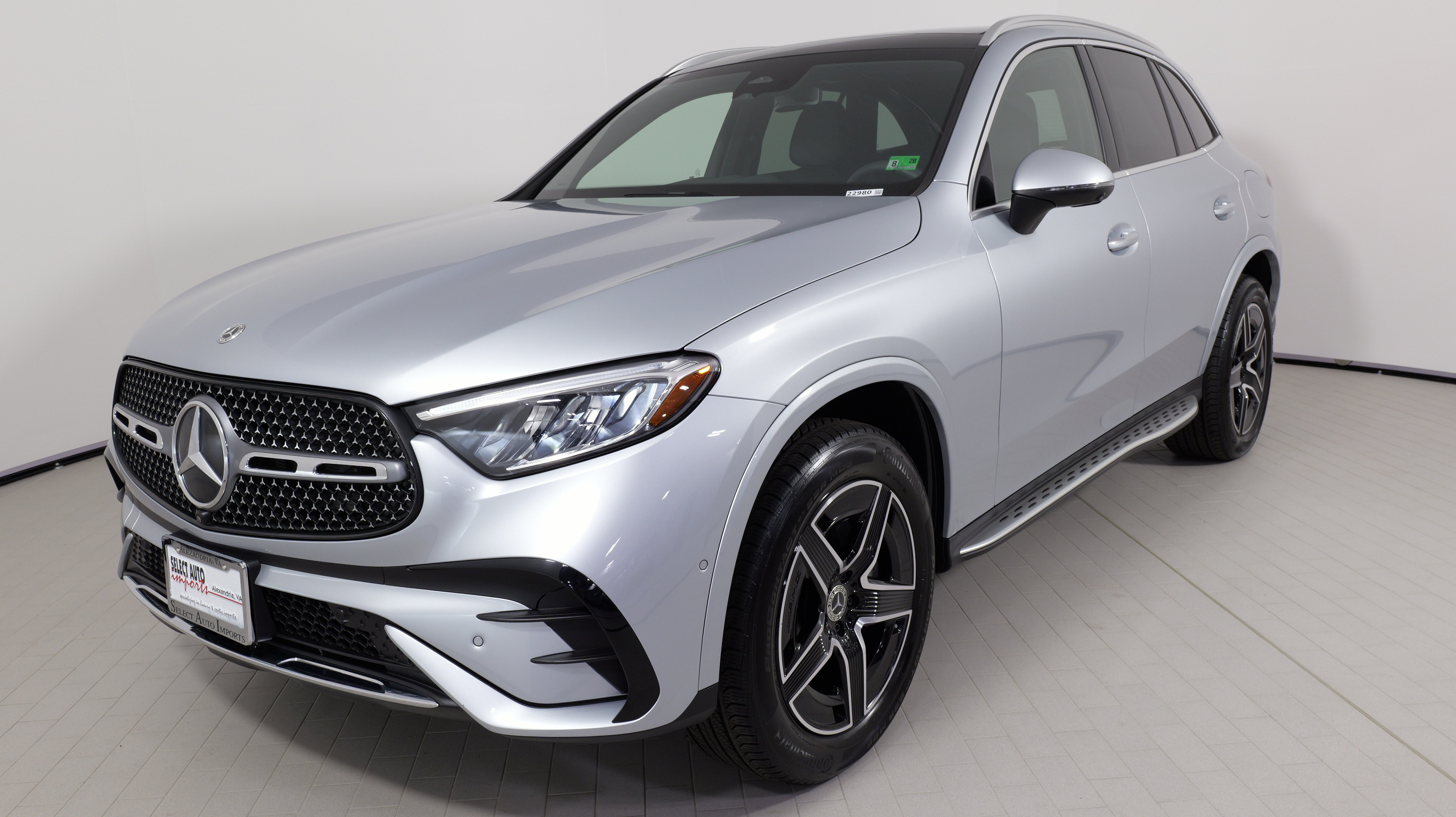 Used 2025 Mercedes-Benz GLC 350e 4MATIC image 5