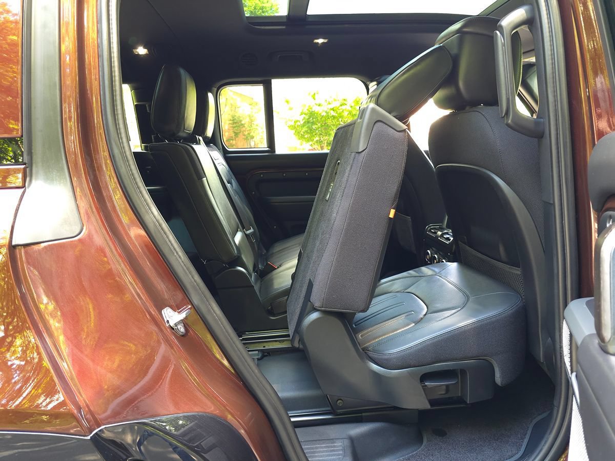 Used 2023 Land Rover Defender 130 X AWD/4WD image 24