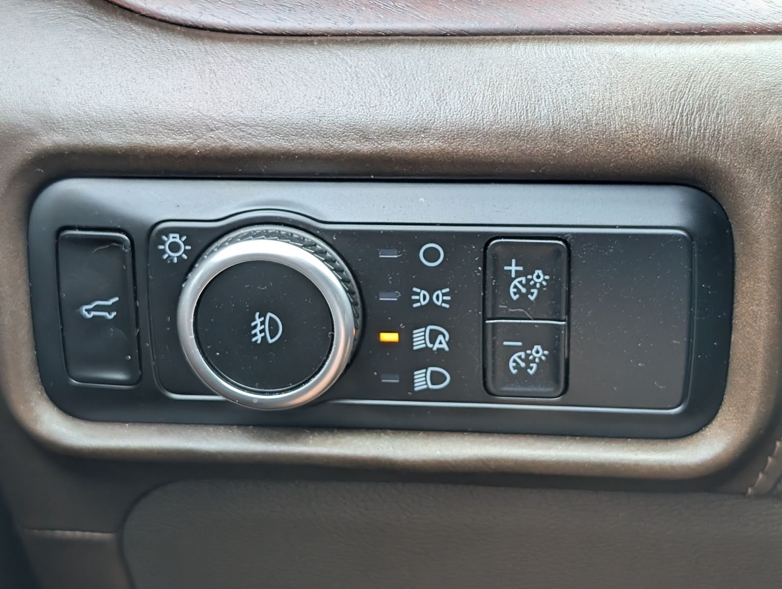 Used 2024 Ford Explorer King Ranch w/ Technology Package RWD image 25
