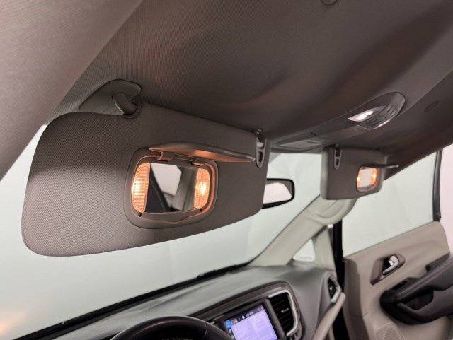Used 2023 Chrysler Voyager LX FWD image 30