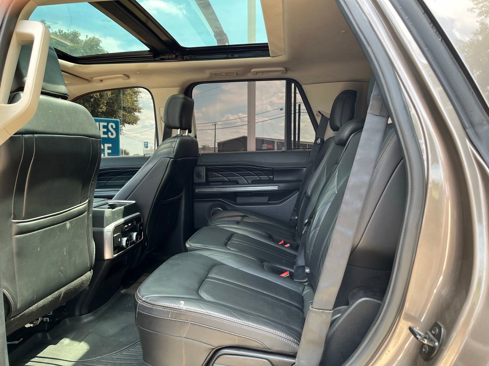 Used 2019 Ford Expedition Platinum RWD image 8