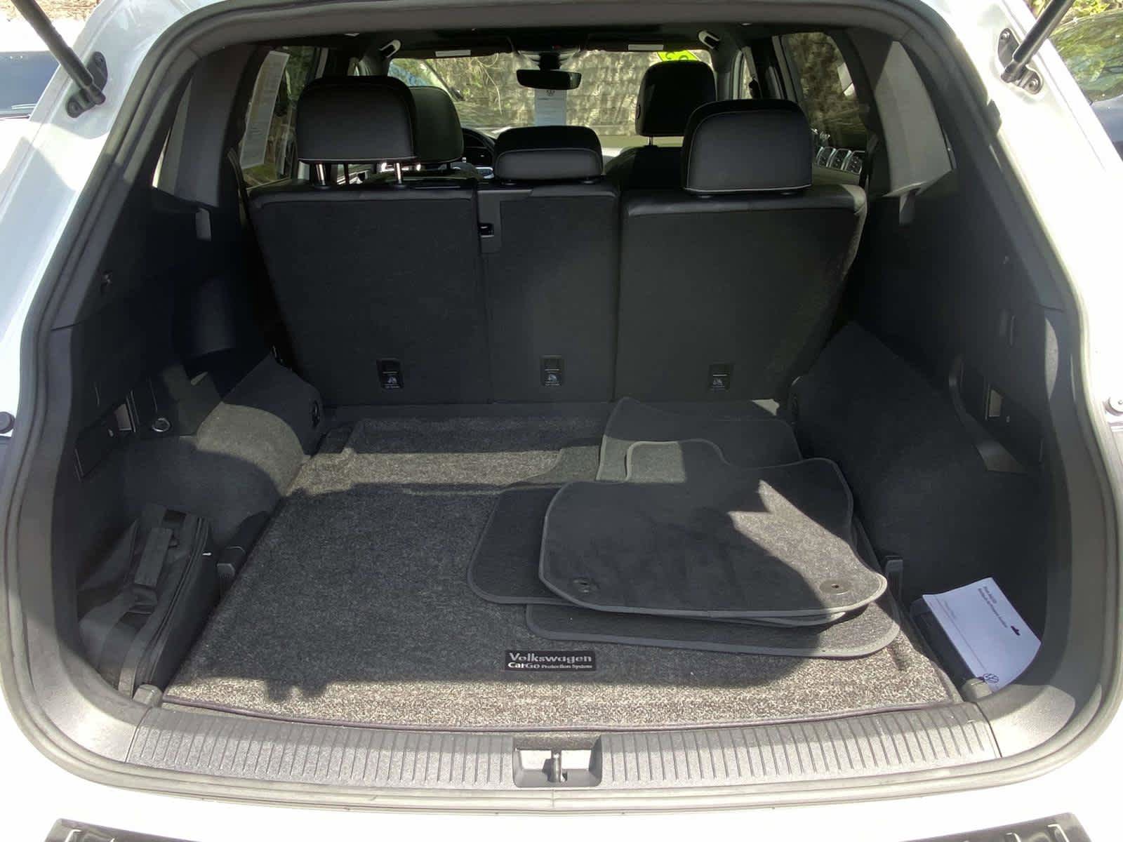 Used 2023 Volkswagen Tiguan SE R-Line AWD/4WD image 31