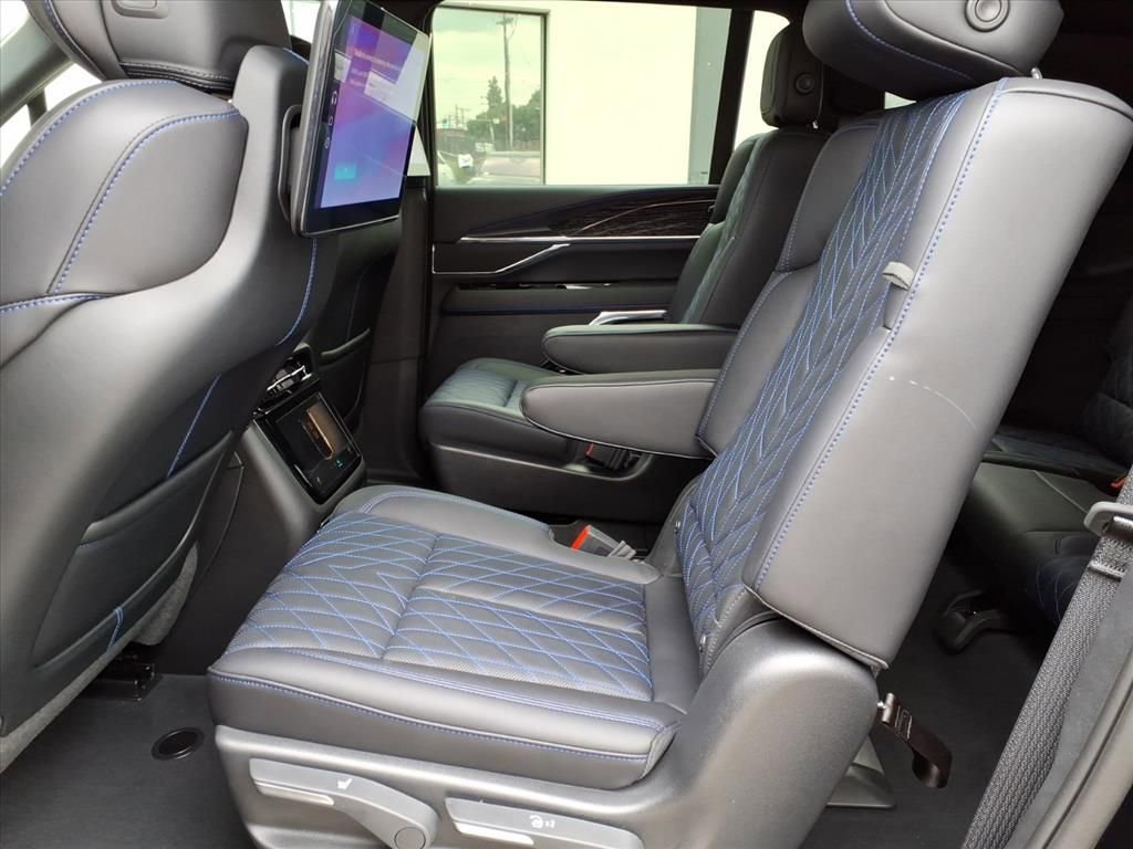 New 2026 Cadillac Escalade IQ Luxury 1 image 4