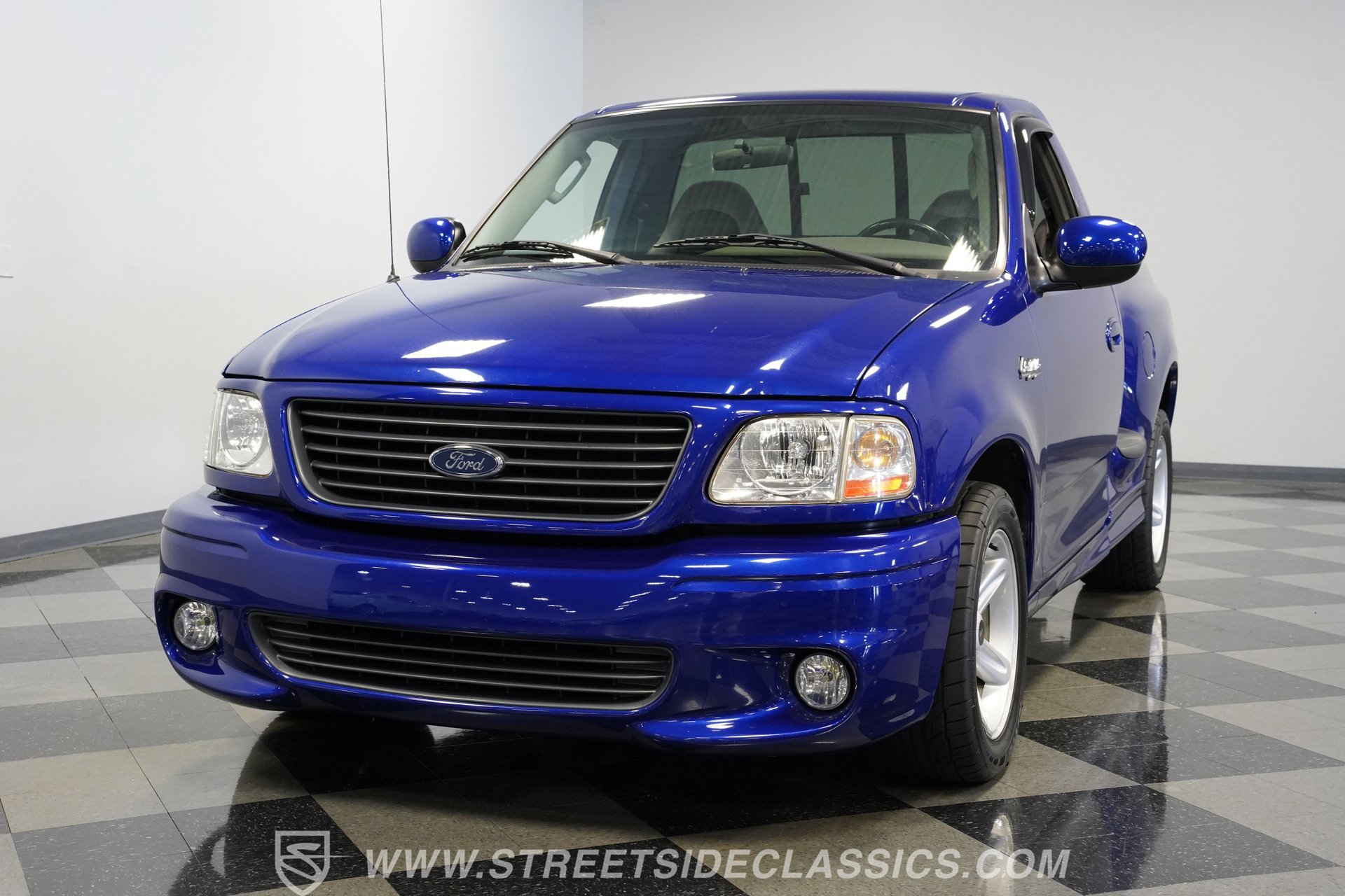 Used 2003 Ford F150 Lightning RWD image 19