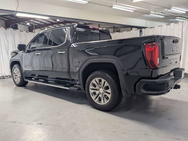 Used 2023 GMC Sierra 1500 Denali w/ Technology Package AWD/4WD image 4