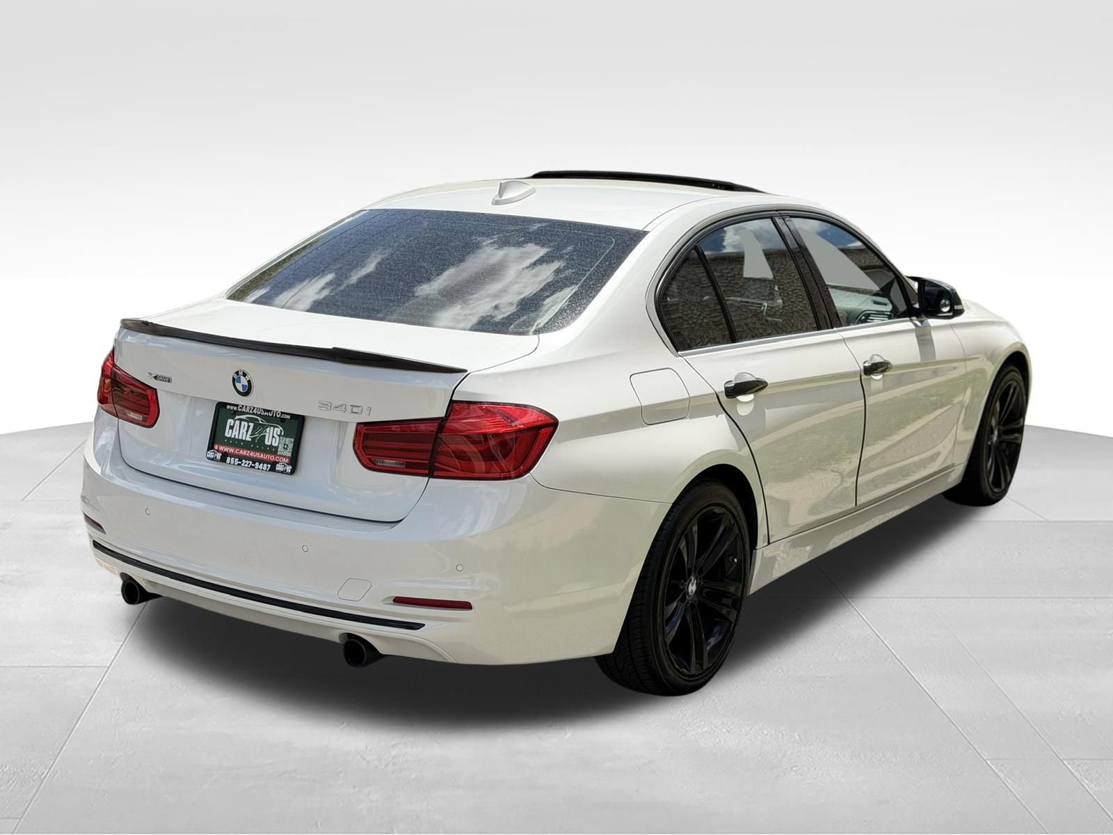 Used 2017 BMW 340i xDrive Sedan AWD/4WD image 5