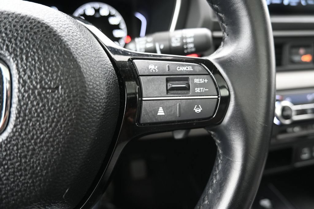 Certified 2025 Honda Pilot Touring image 19
