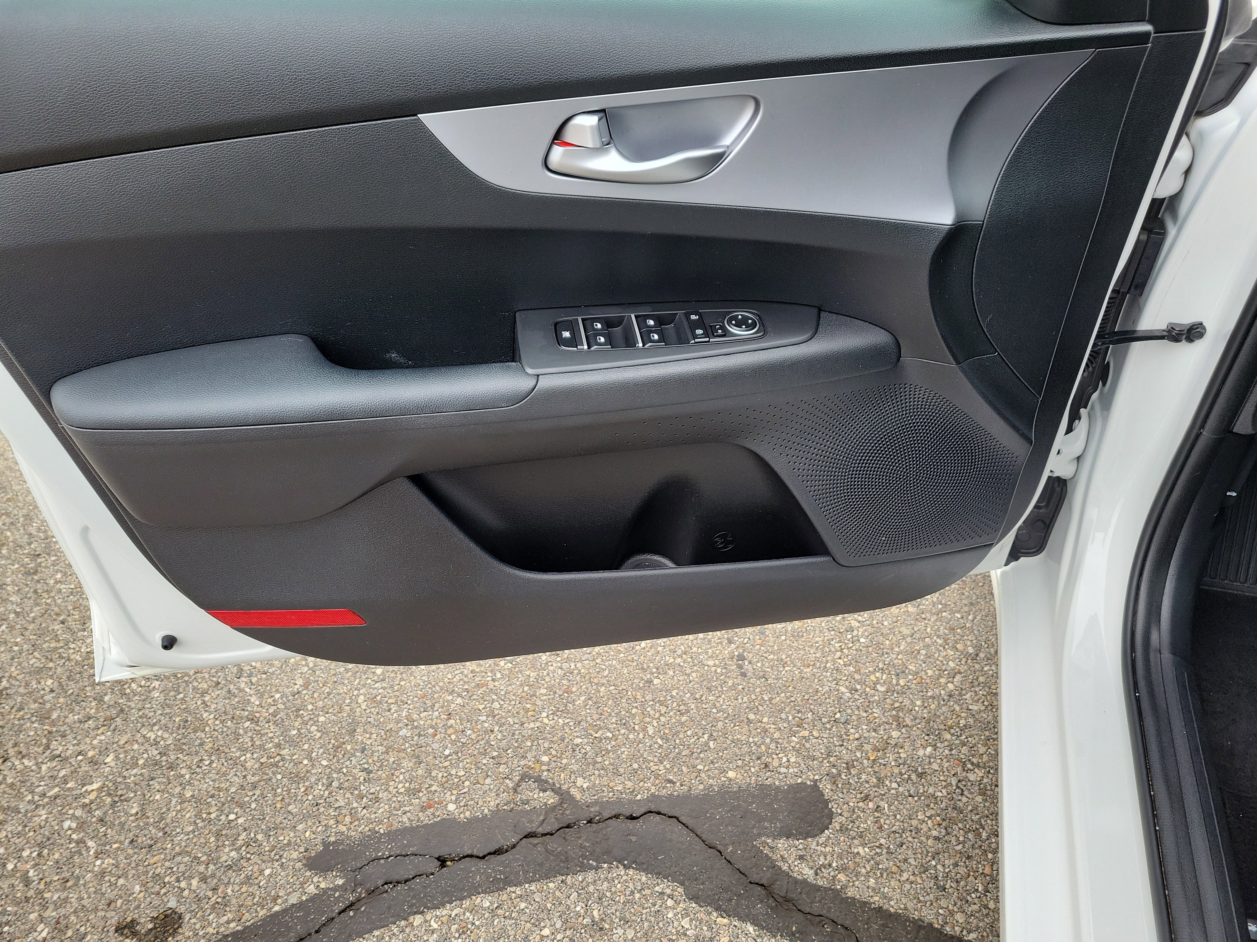 Used 2022 Kia Forte FE image 18