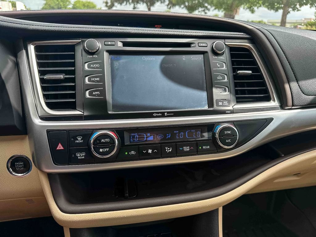 Used 2015 Toyota Highlander XLE FWD image 32