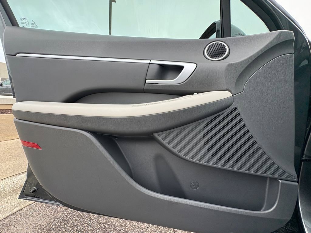 New 2024 Hyundai Sonata SEL FWD image 17