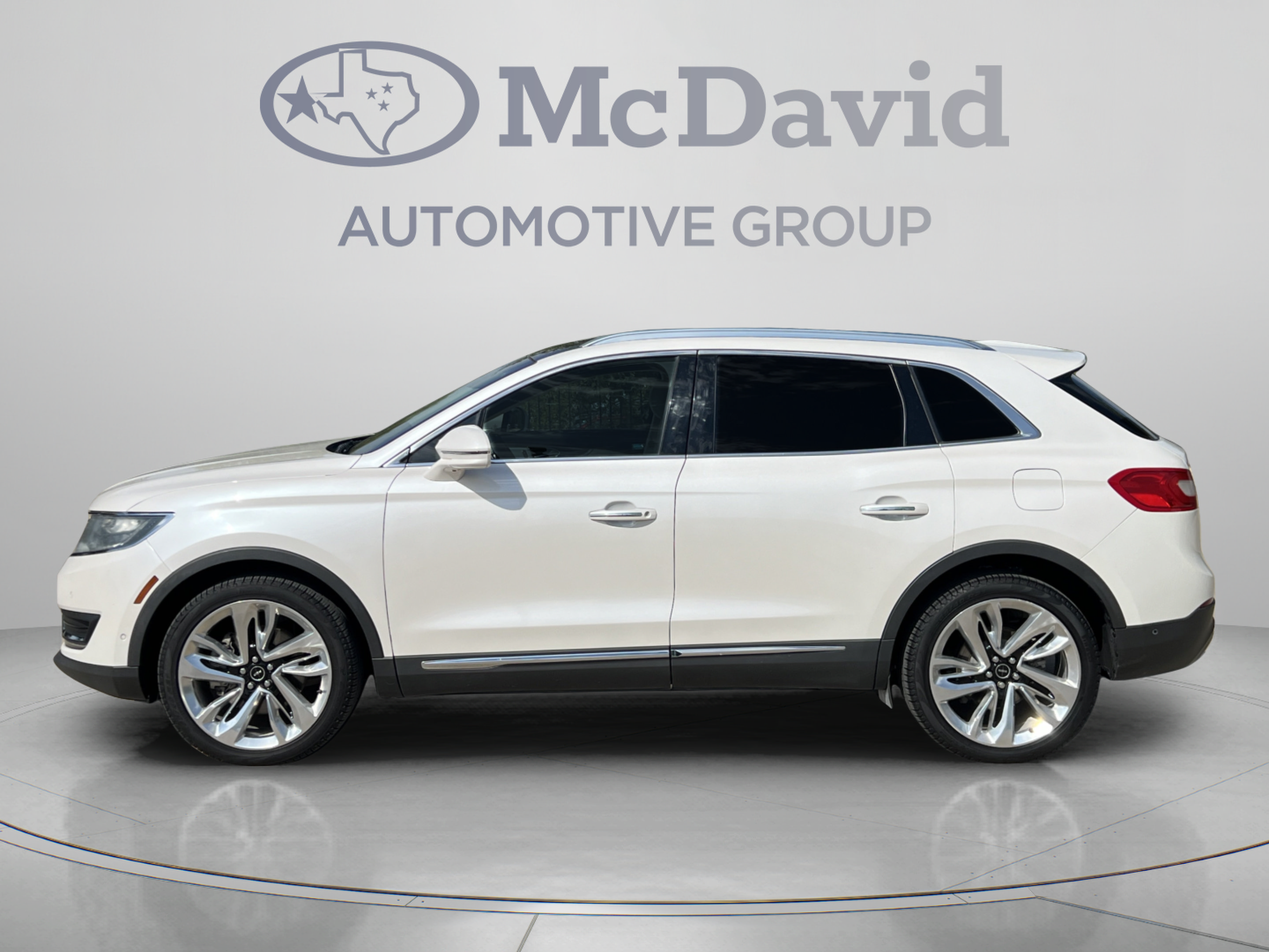 Used 2017 Lincoln MKX Black Label w/ Driver Assistance Package AWD/4WD image 4