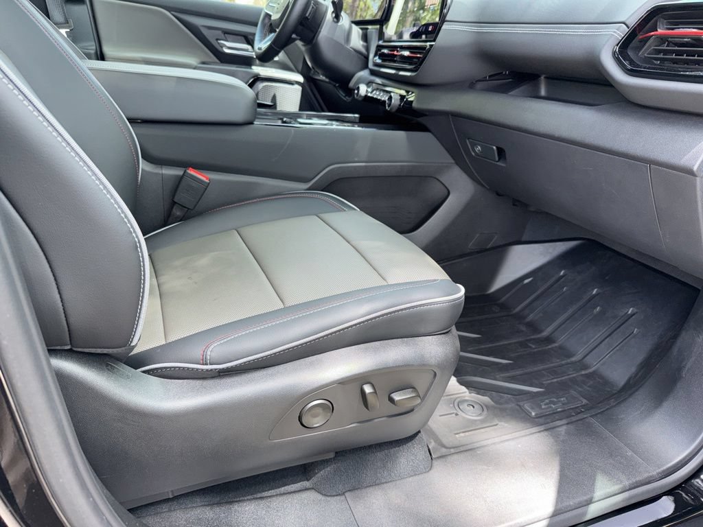 Used 2026 Chevrolet Silverado EV Trail Boss w/ LPO, Gameday Tailgate Package AWD/4WD image 33
