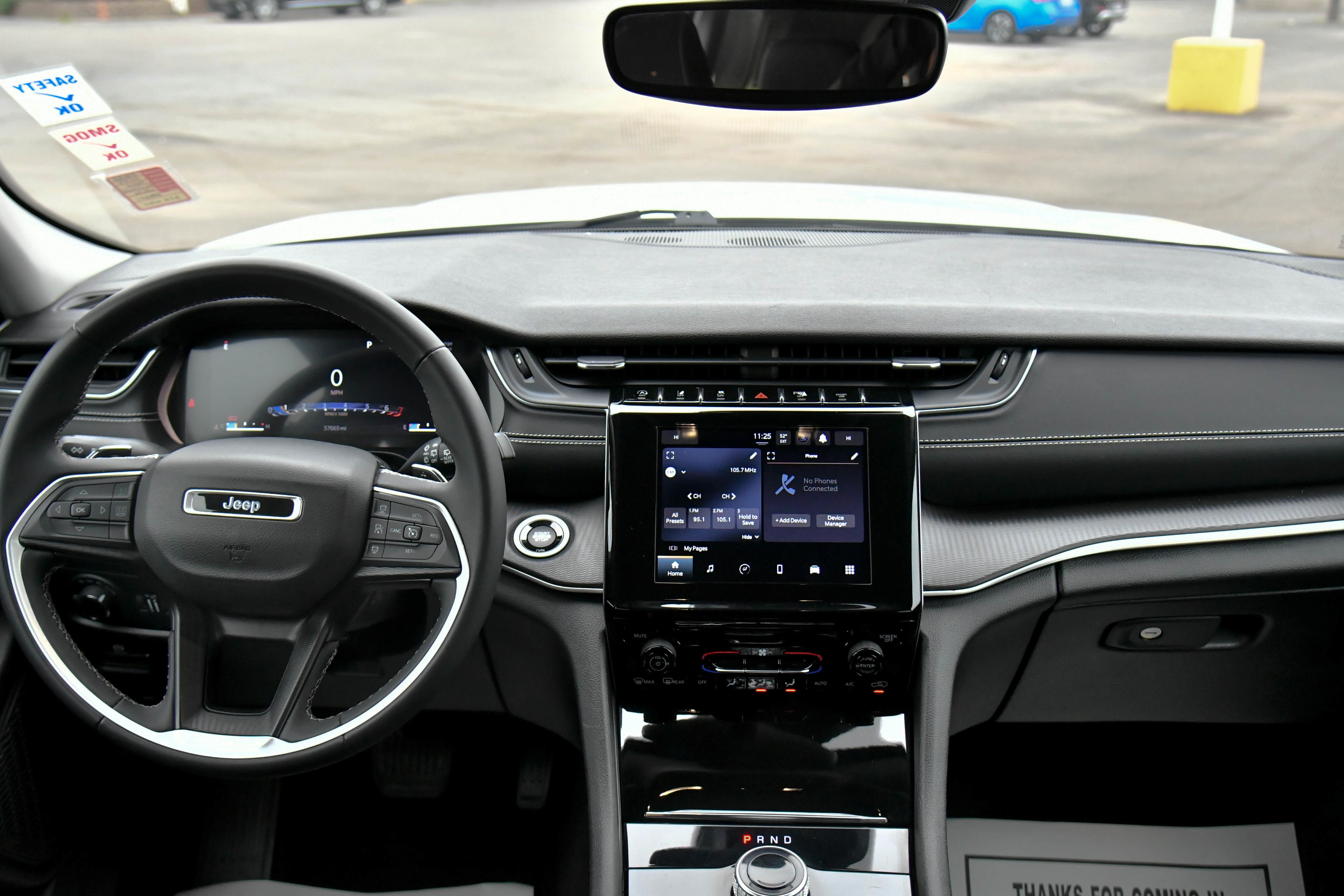 Used 2023 Jeep Grand Cherokee L Laredo image 37