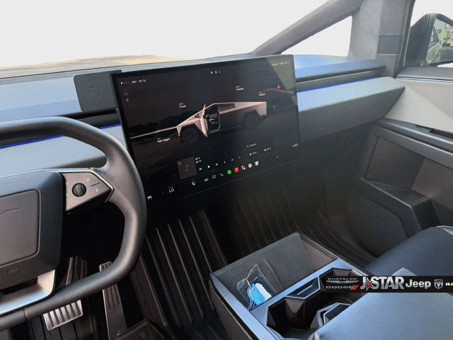 Used 2024 Tesla Cybertruck AWD Crew Cab image 22