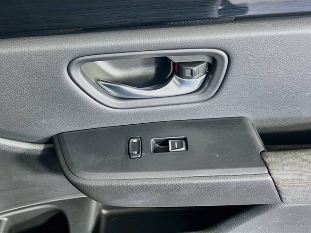 Used 2025 Honda Pilot Sport image 32