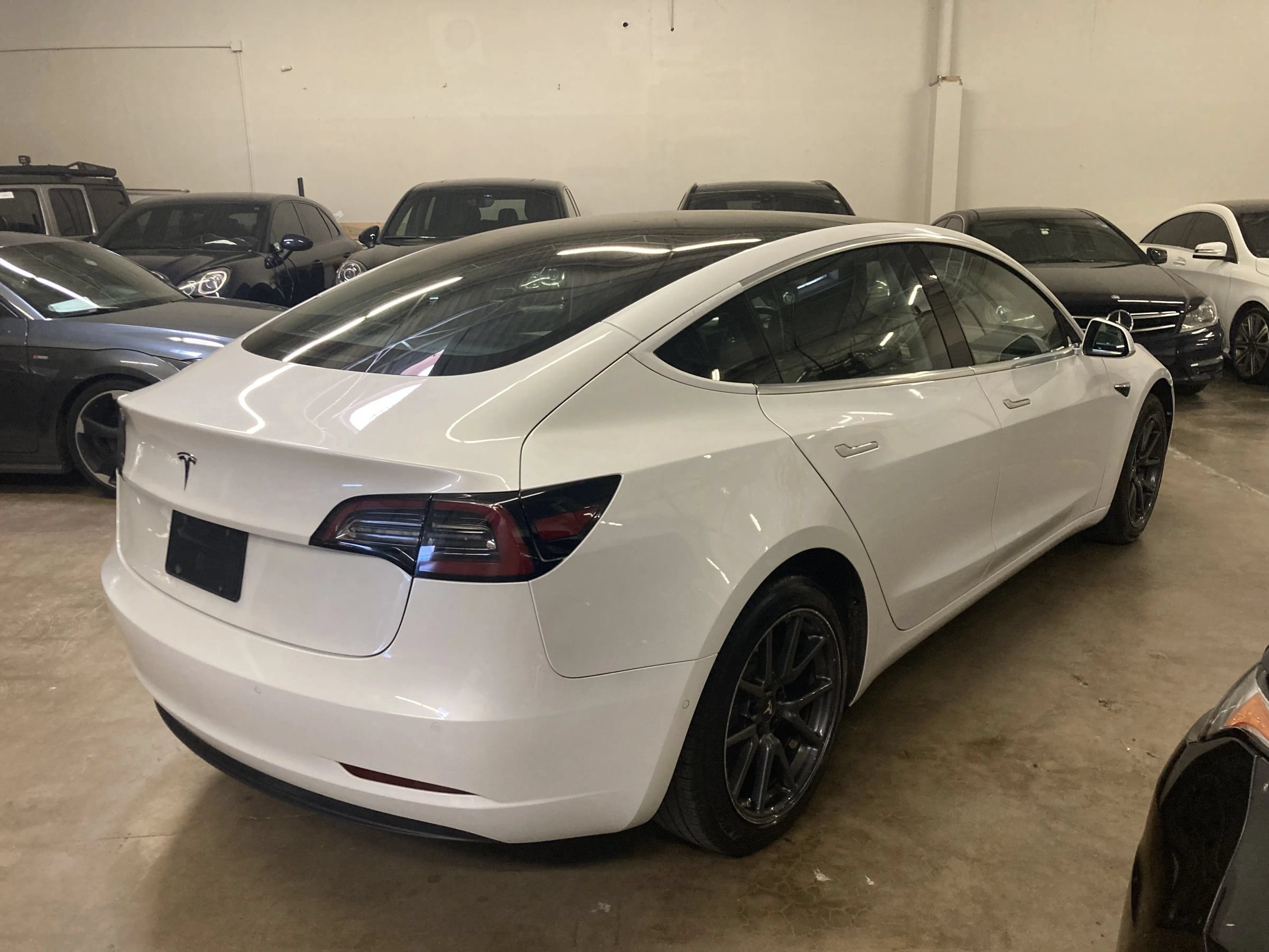 Used 2019 Tesla Model 3 Standard Range RWD image 2