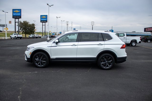 Used 2023 Volkswagen Tiguan SE image 4