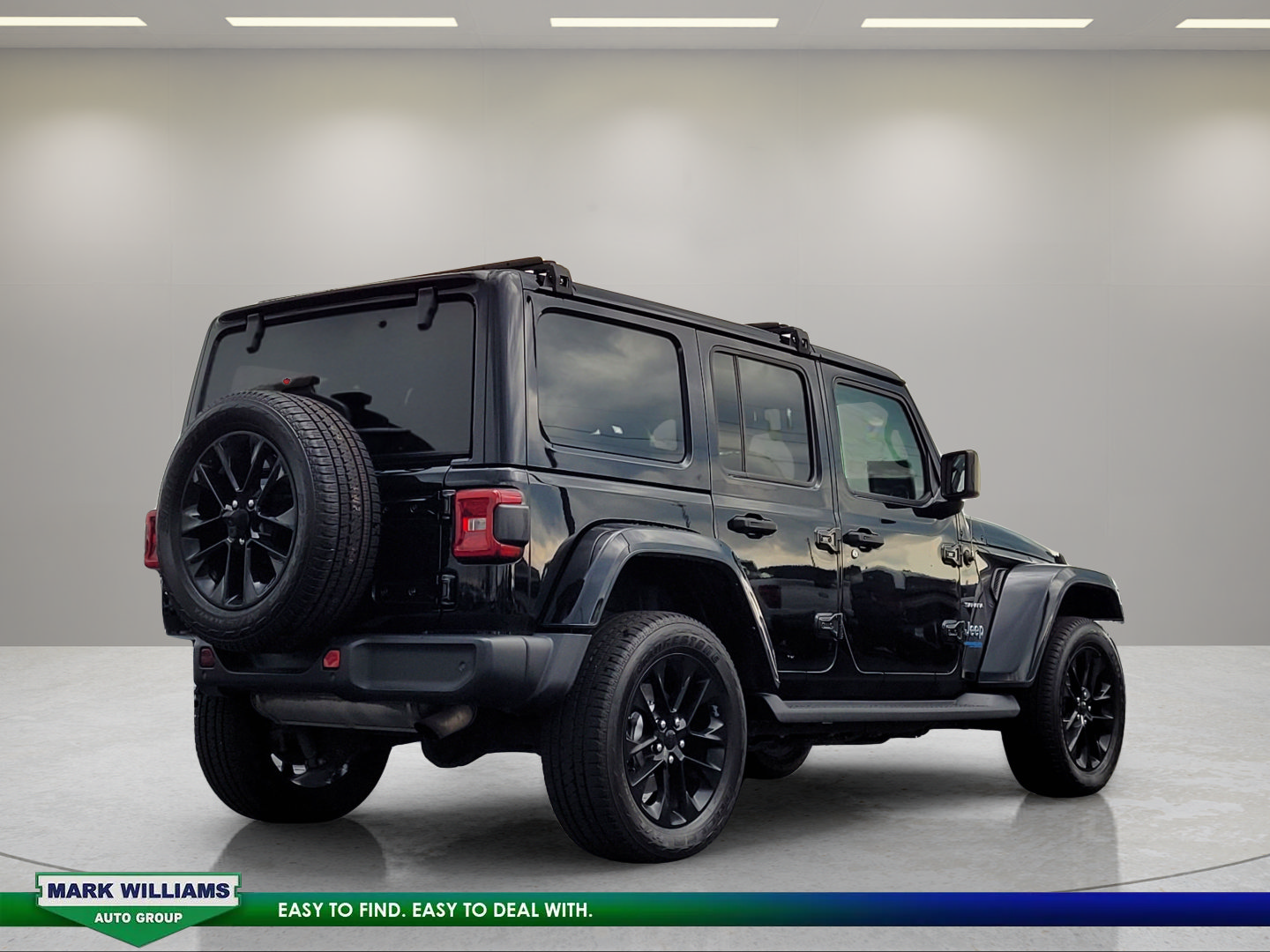 Used 2021 Jeep Wrangler Unlimited Sahara w/ Cold Weather Group AWD/4WD image 4
