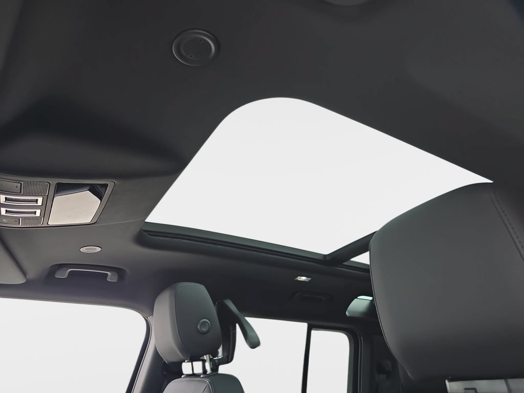 New 2026 Land Rover Defender 110 S AWD/4WD image 30