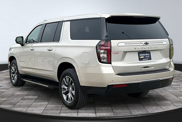 Used 2024 Chevrolet Suburban LT RWD image 4