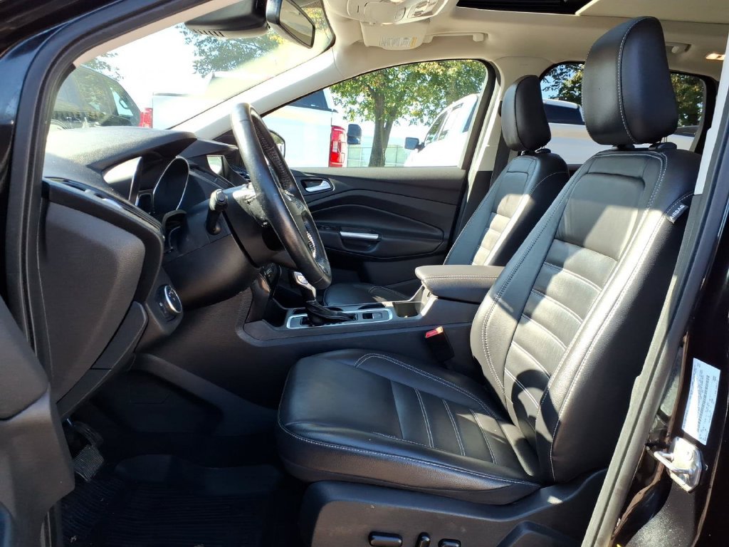 Used 2019 Ford Escape Titanium AWD/4WD image 16