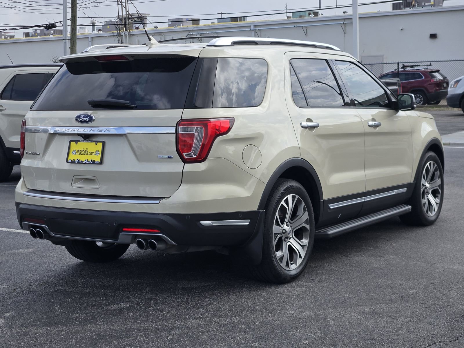 Used 2018 Ford Explorer Platinum image 8