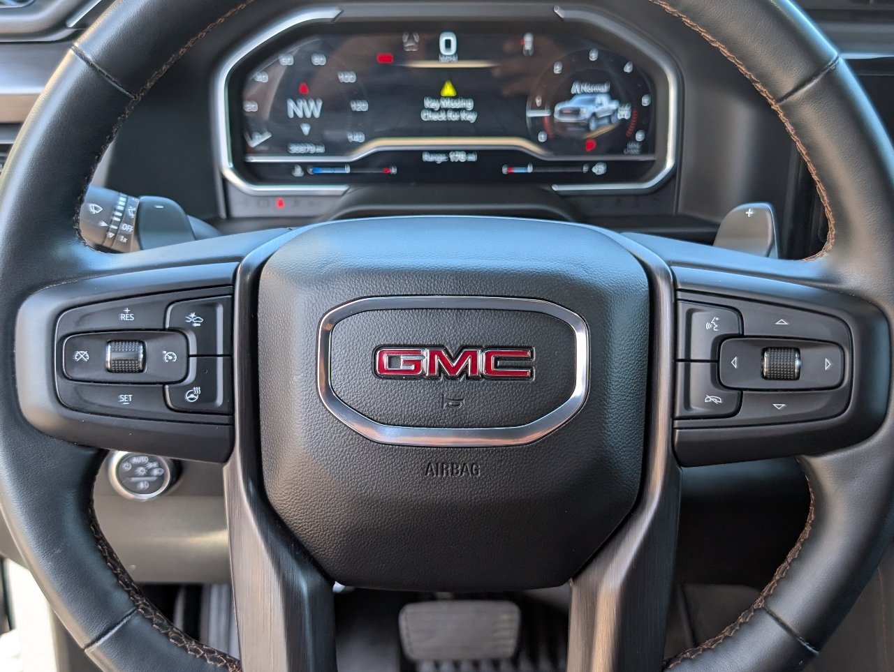 Used 2024 GMC Sierra 1500 AT4 w/ Technology Package AWD/4WD image 18