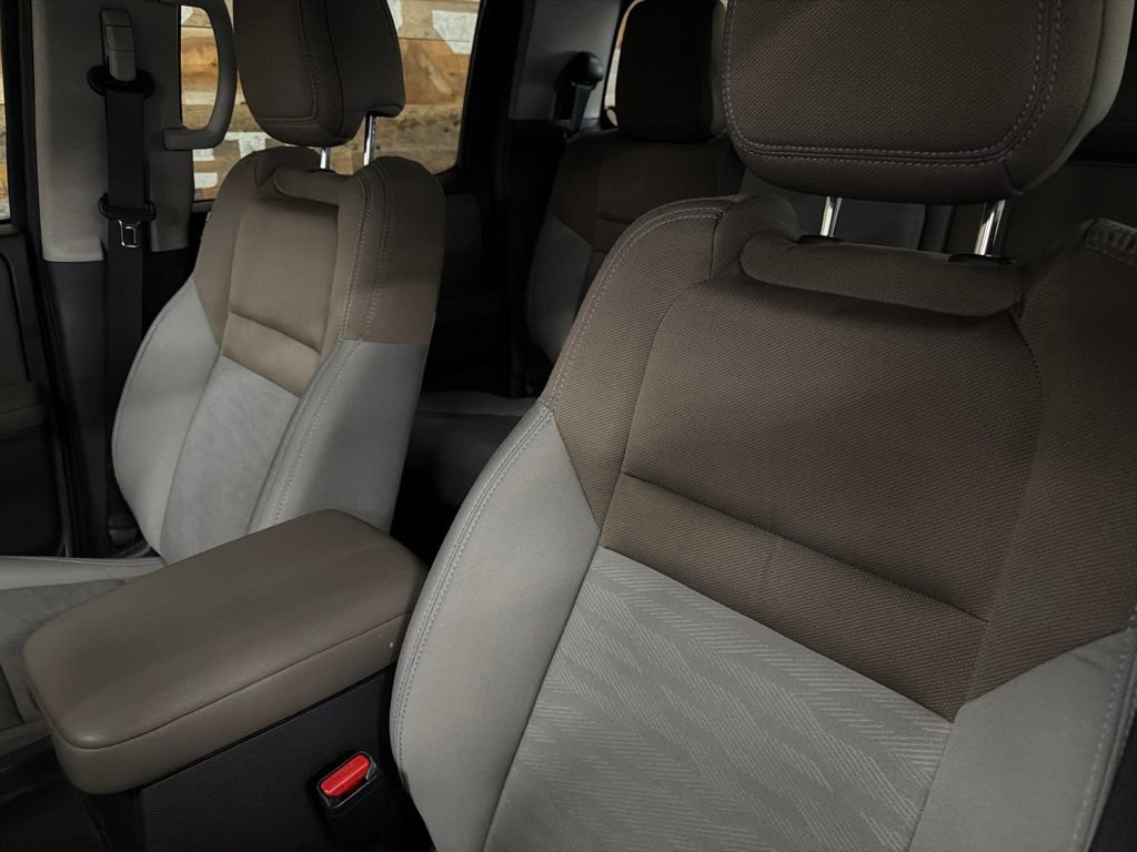 Used 2022 Nissan Frontier SV RWD image 10