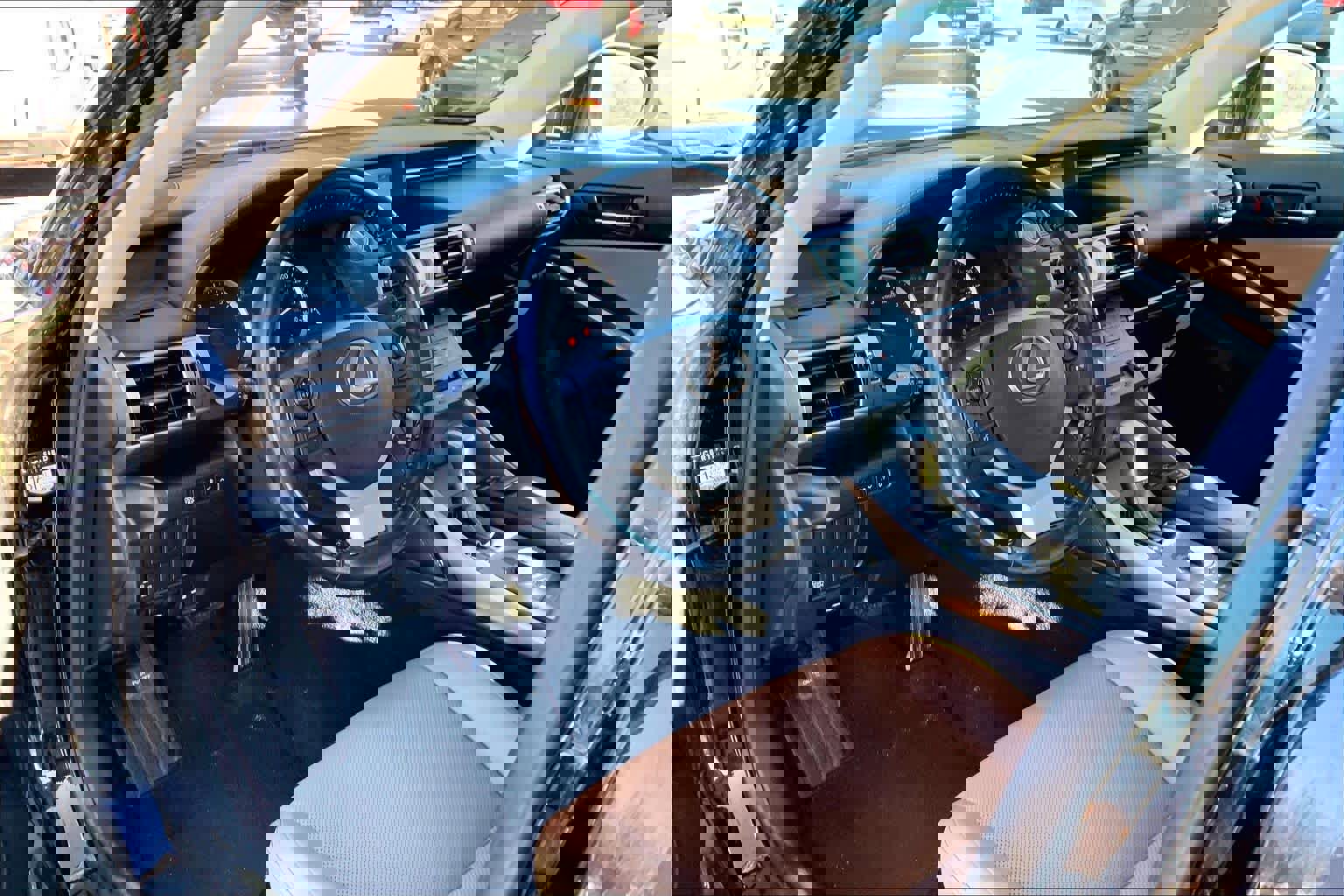 Used 2016 Lexus IS 300 AWD image 17