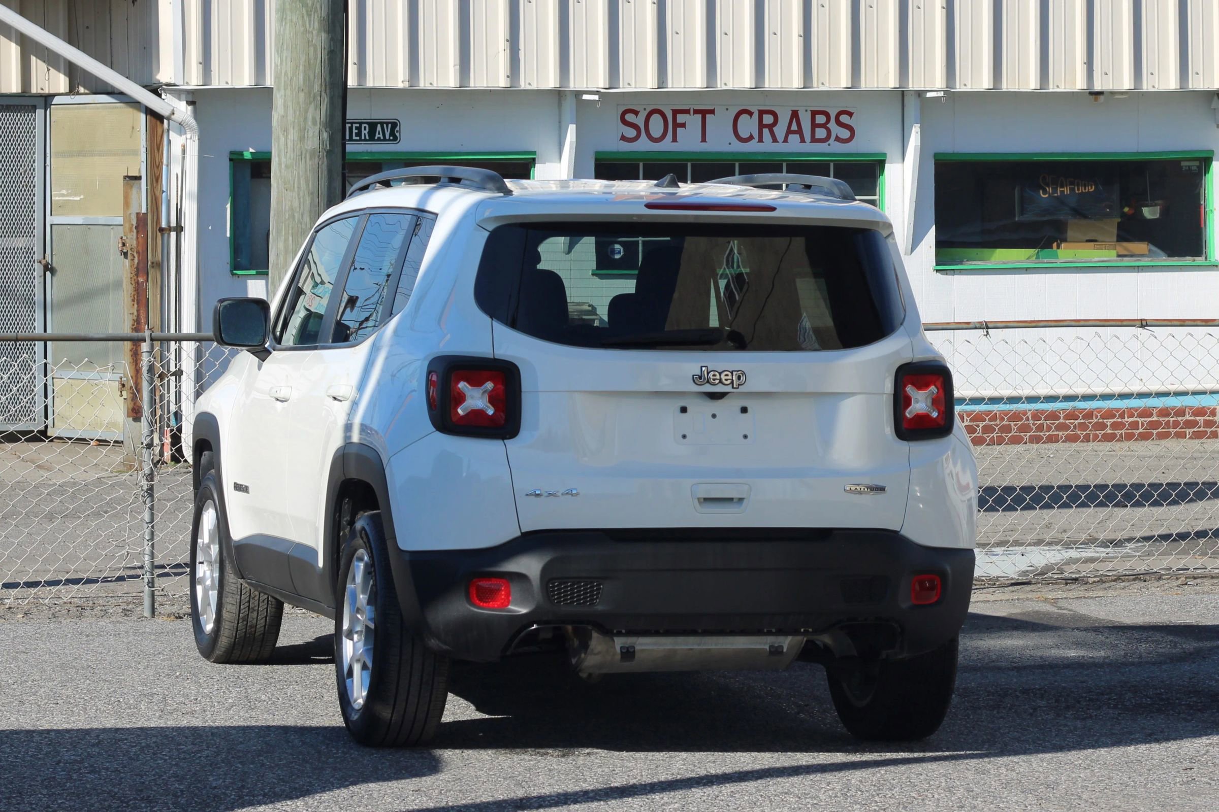 Used 2022 Jeep Renegade Latitude image 6
