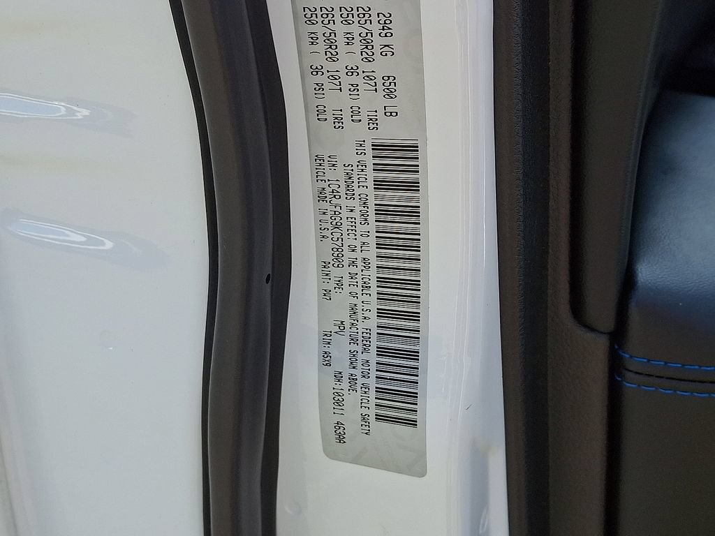 Used 2019 Jeep Grand Cherokee Laredo AWD/4WD image 26
