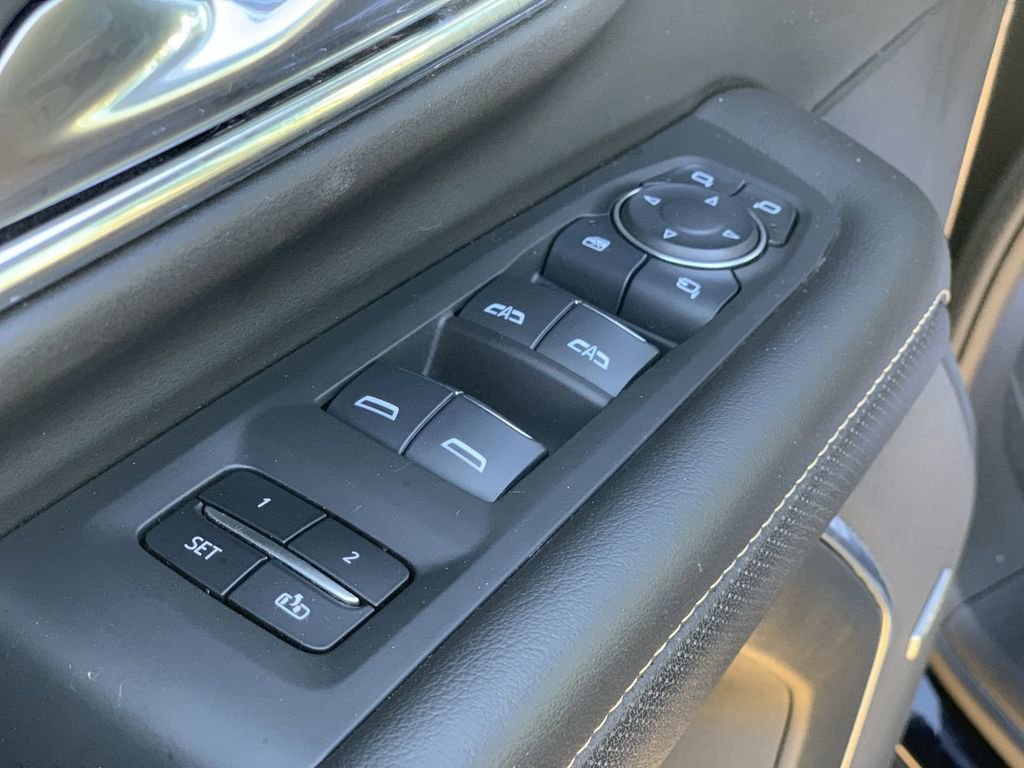 Used 2024 Chevrolet Suburban Premier image 21