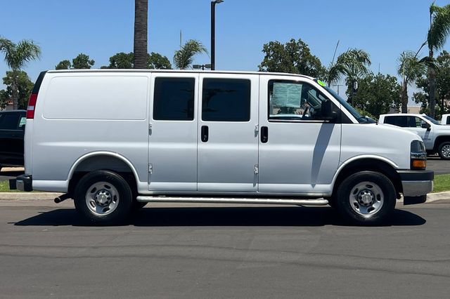Used 2025 Chevrolet Express 2500 w/ Driver Convenience Package RWD image 3