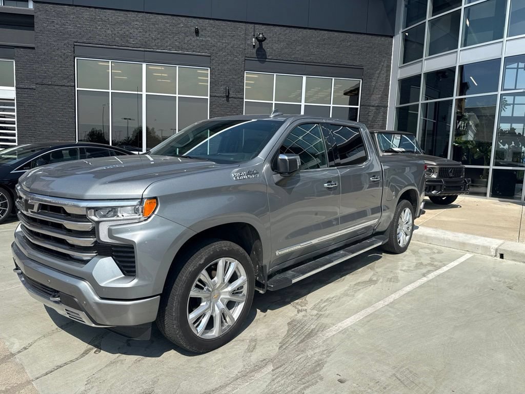 Used 2024 Chevrolet Silverado 1500 High Country w/ Technology Package AWD/4WD image 1