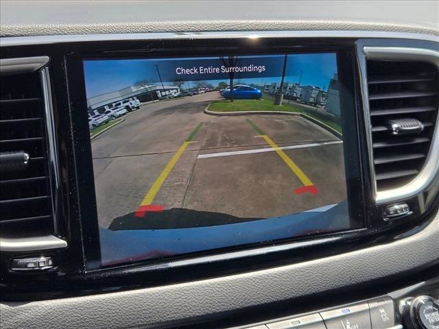 Used 2023 Chrysler Pacifica Touring-L image 13