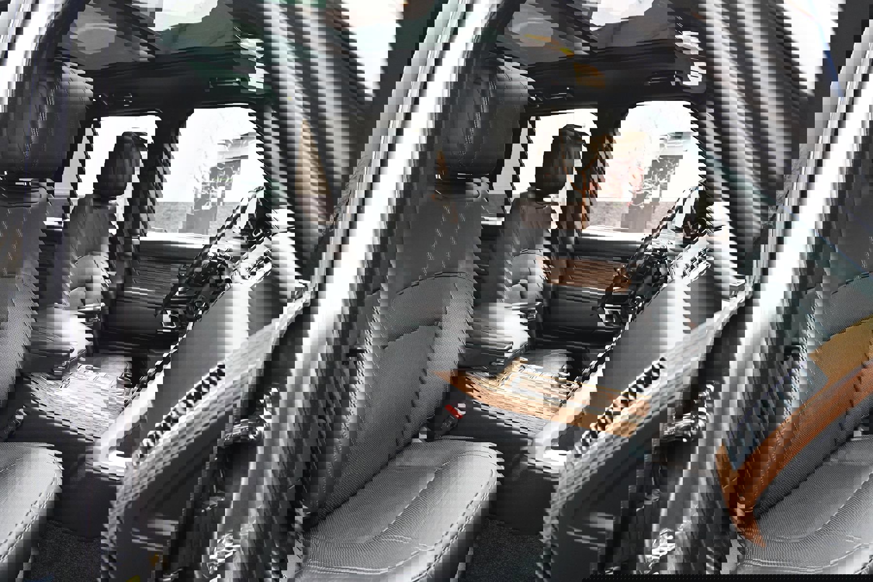 Used 2019 Land Rover Range Rover HSE image 22