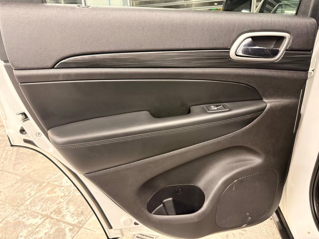 Used 2020 Jeep Grand Cherokee Laredo image 35