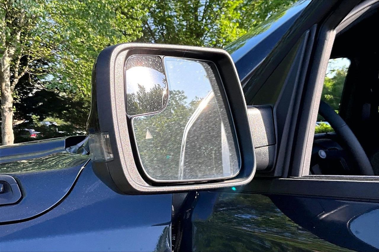 New 2026 RAM 1500 4x4 Crew Cab image 27